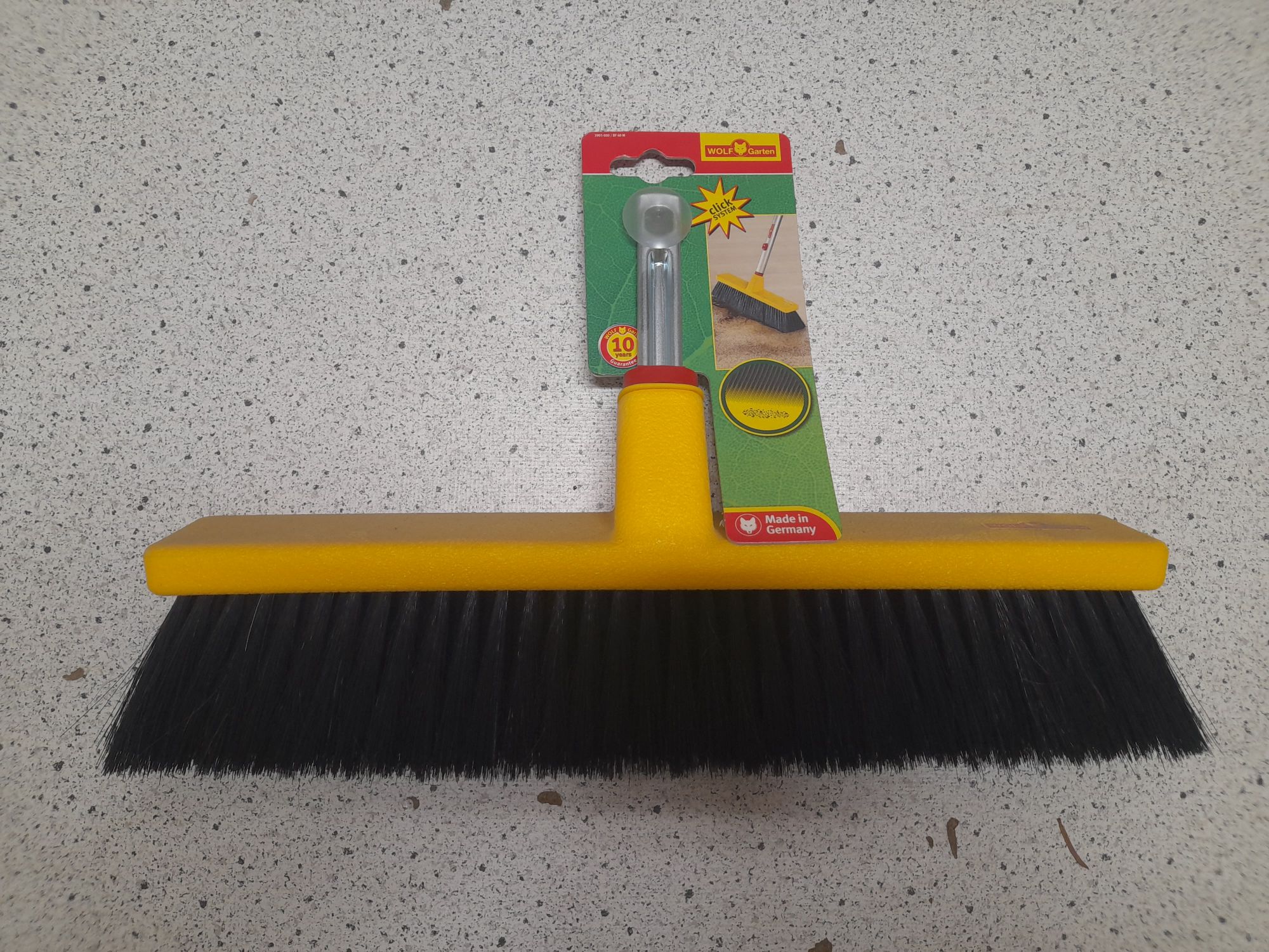 BEZEM                     40CM