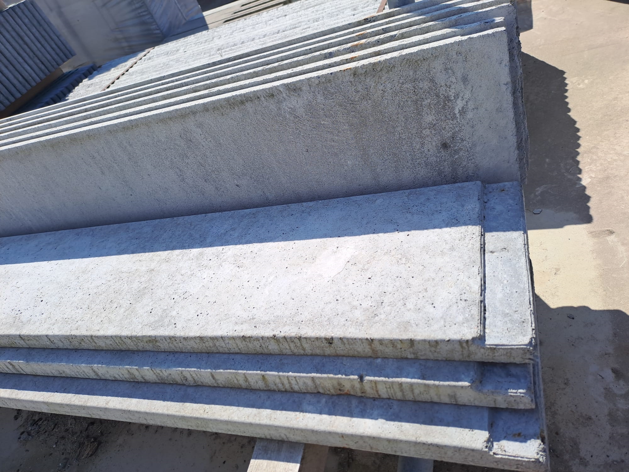 BETONPLAAT KLEINE NEUS