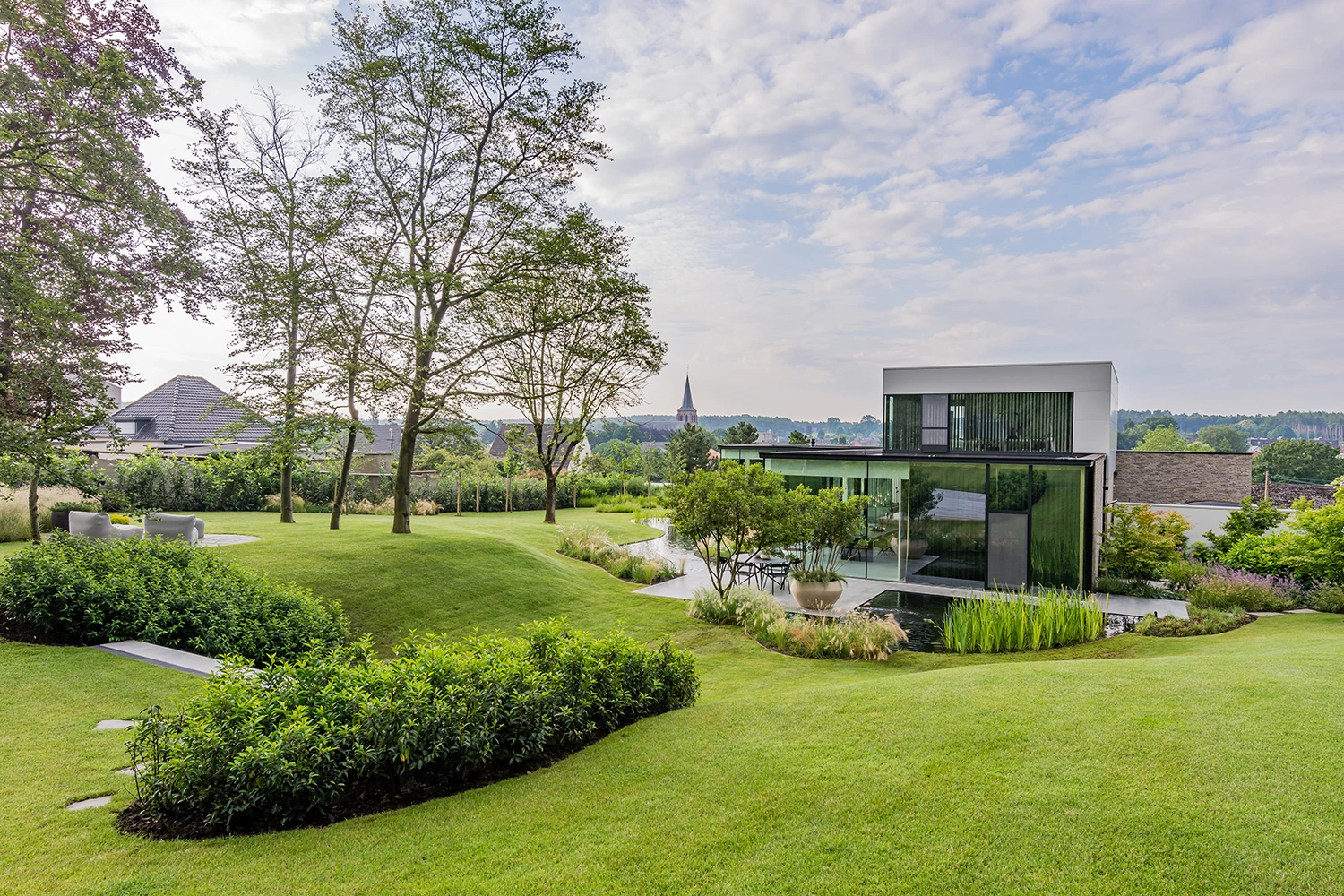 dichte groene grasmat professioneel aangelegd