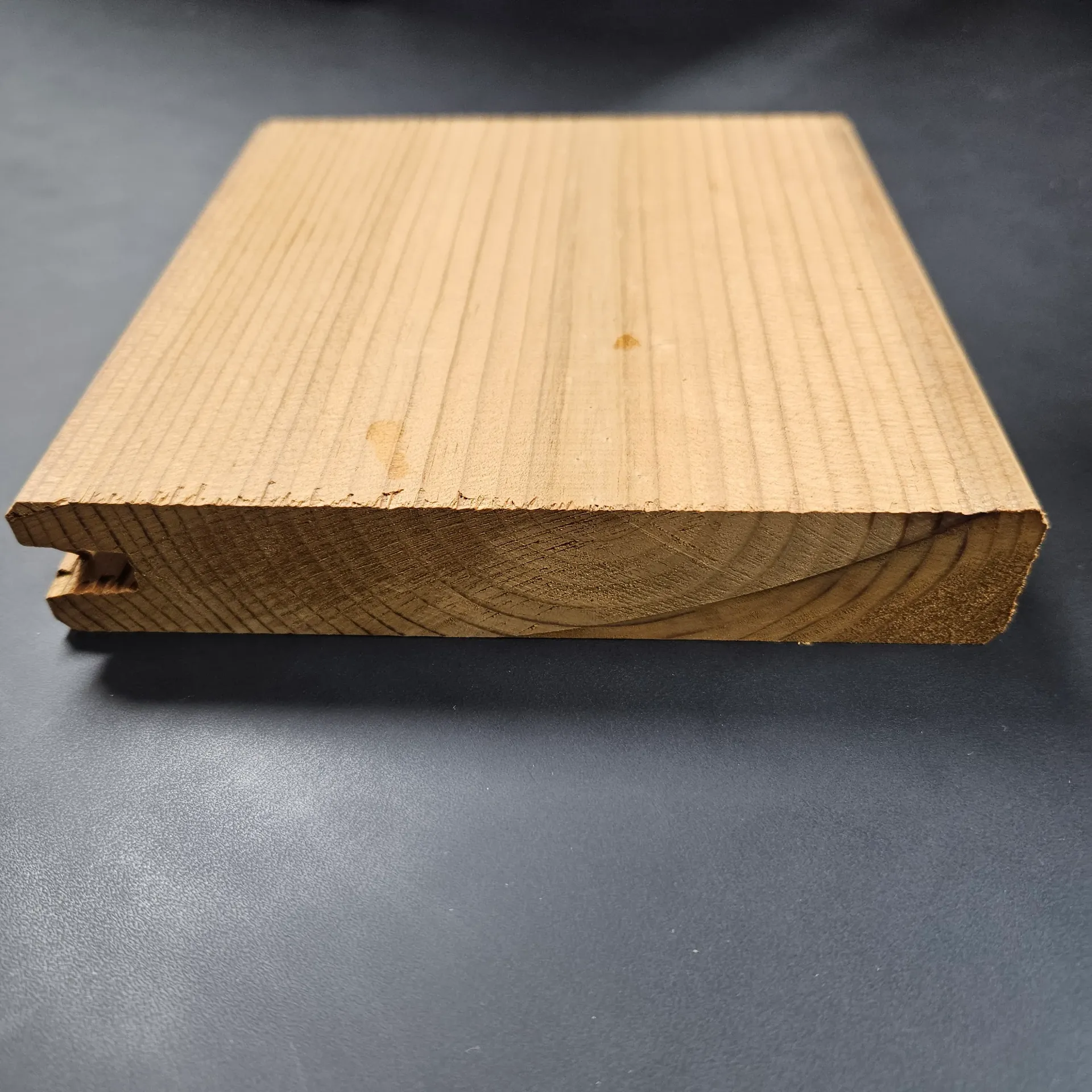THERMOWOOD TRIPEL TAND-GROEF TWEEZIJDIG VOOR HOUTEN AFSLUITING: 34x145x2000MM