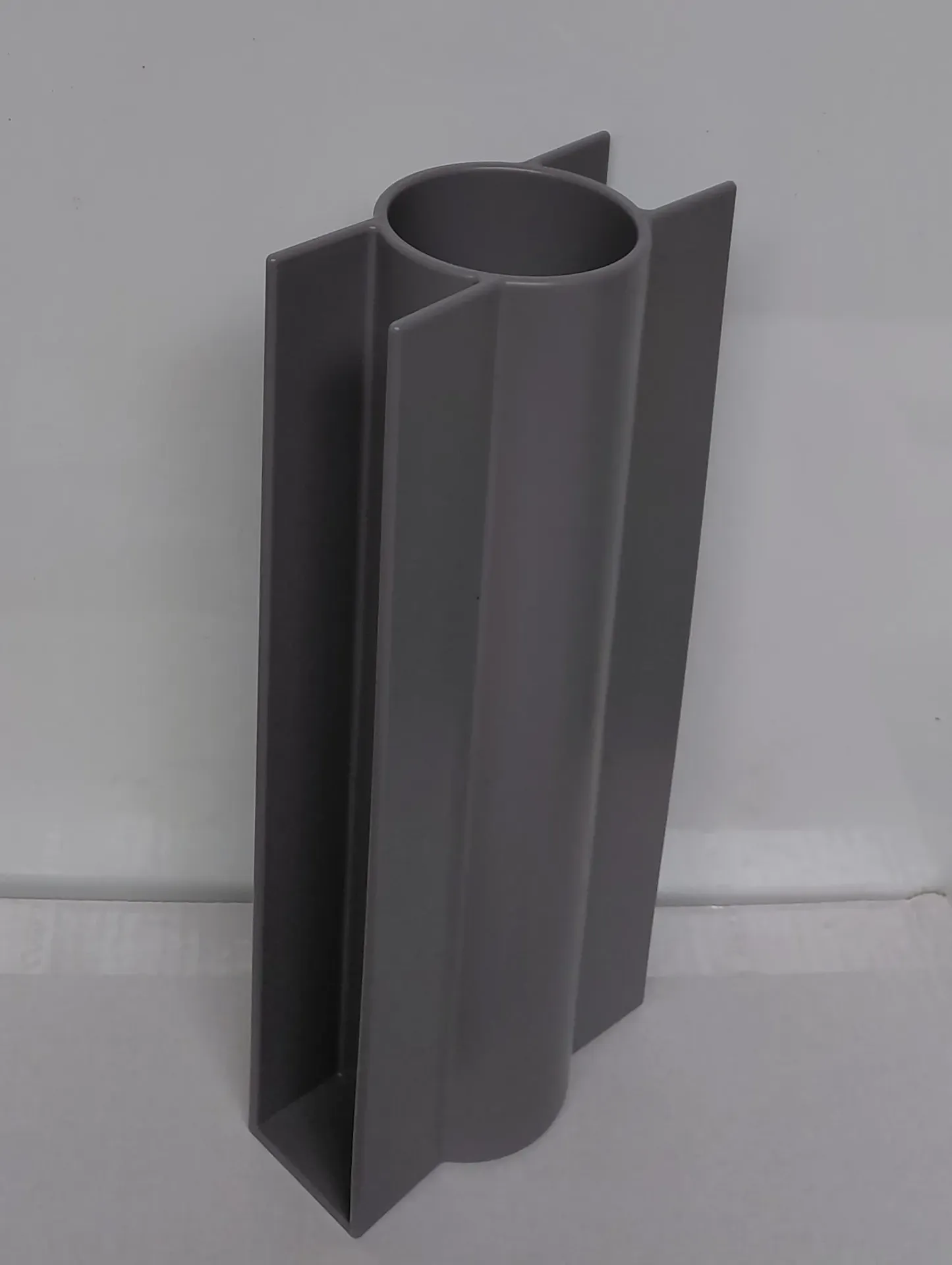 [PVCBTPL48/28] PVC BETONPLINTHOUDER MET VOET (Ø 48 MM X 28 CM)