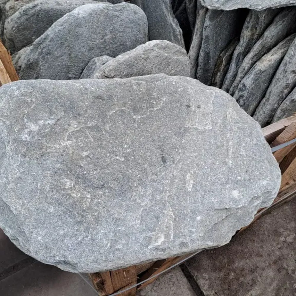 [STPSKVLANT] STAPSTEEN DIA 35-45x3-4cm KAVALAS ANTIQUE