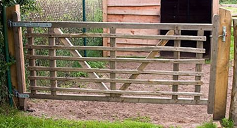 [STNIC120] KASTANJEPOORT TYPE ST-NICOLAS H 124 X B 120 CM (excl. palen en beslag) (H 124 X B 120 CM)