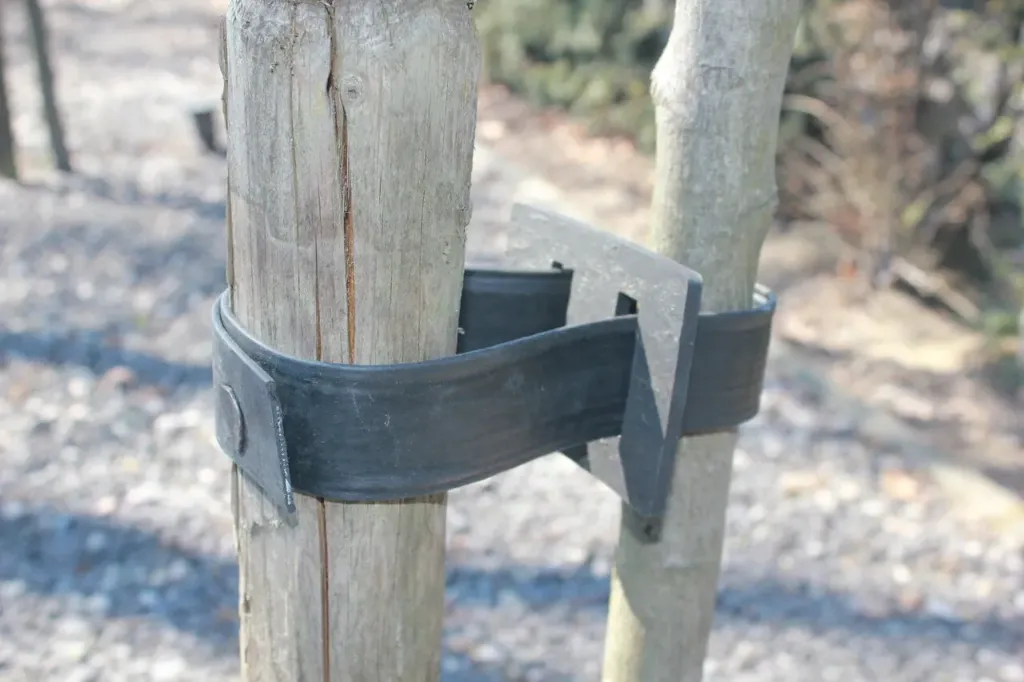 [1.409.02] AANSCHUIFLUS BOOMBAND OPENINGEN 5X1,5CM (DOOS VAN 100)